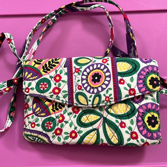 Vera Bradley thin crossbody - Picture 1 of 7
